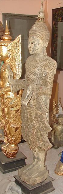 Buddha staand Thai 200 cm.